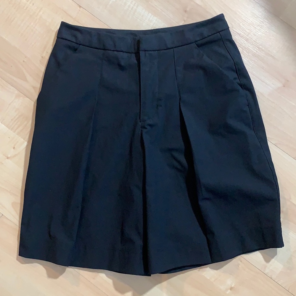 Womens Lululemon Black Dress Shorts Pleated 2